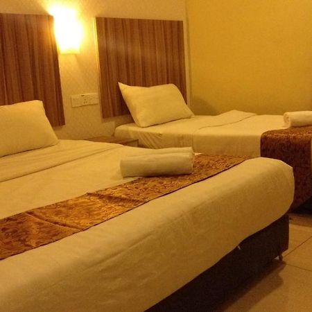 101 Lake View Hotel Puchong Eksteriør billede