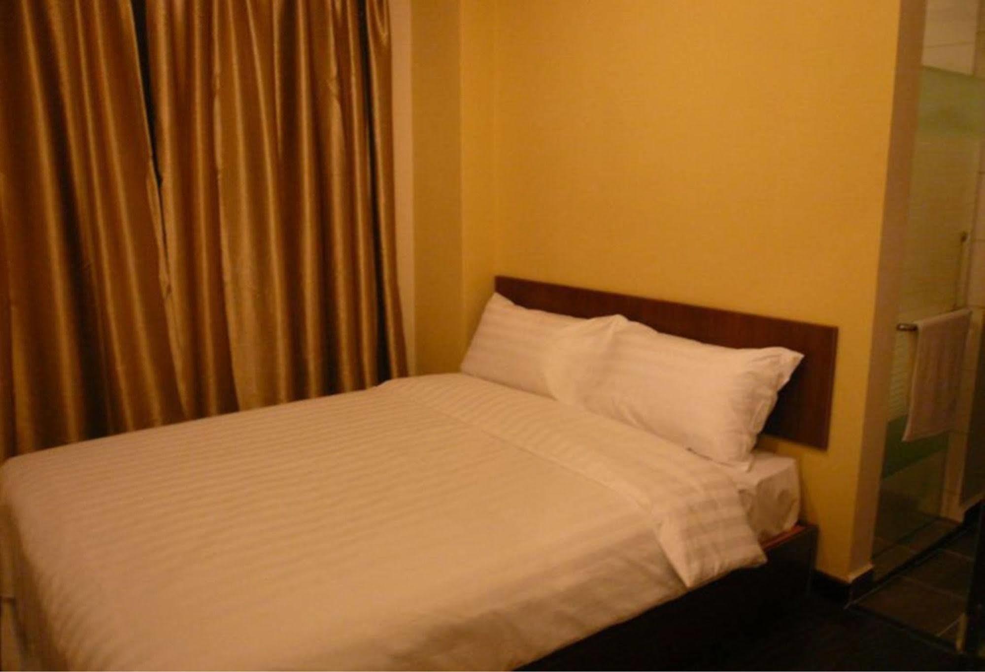 101 Lake View Hotel Puchong Eksteriør billede