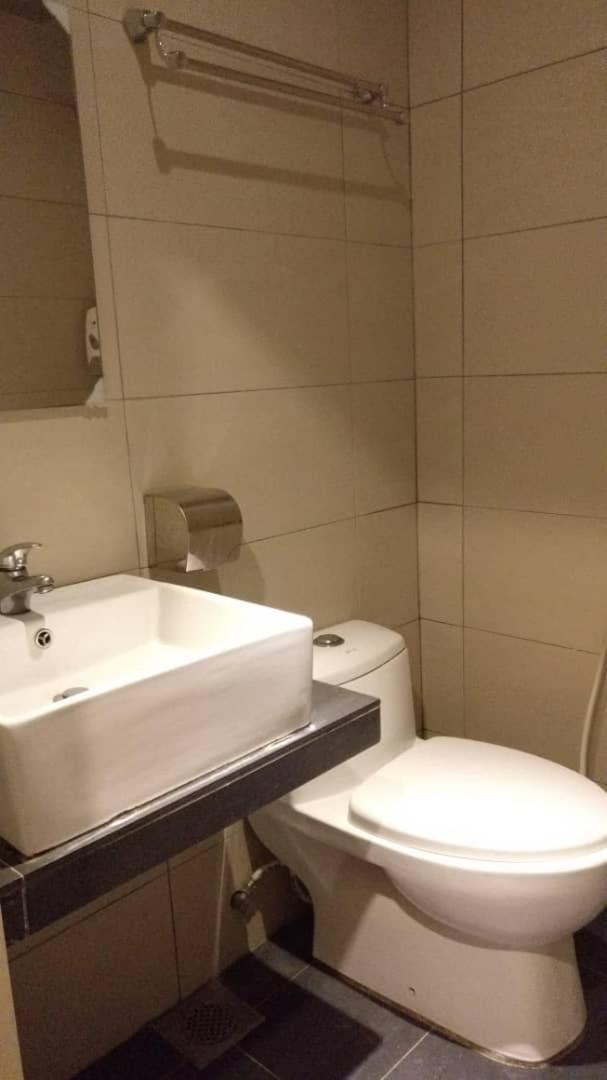 101 Lake View Hotel Puchong Eksteriør billede